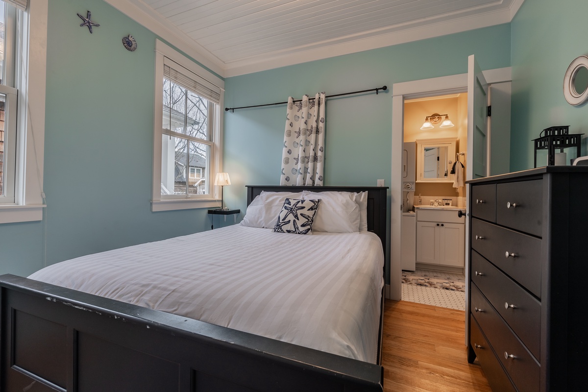 Primary bedroom with ensuite bathroom