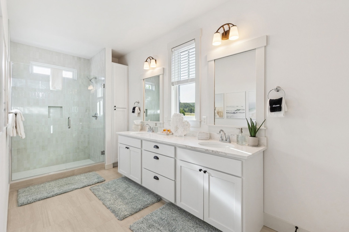 Primary ensuite bathroom