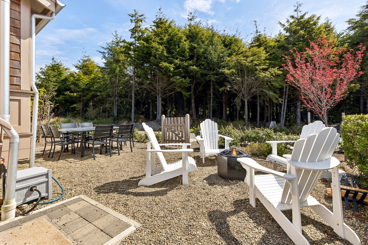 Outdoor dining and seating