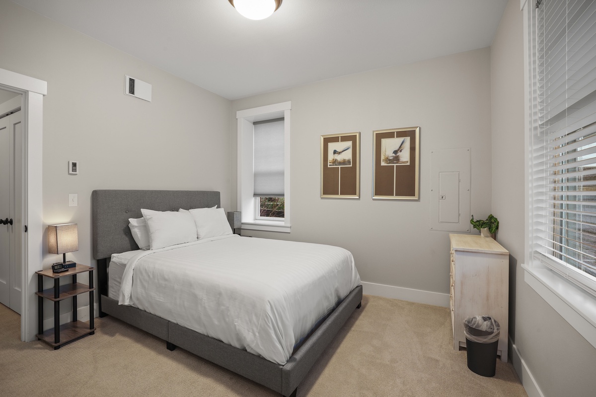 Guest bedroom