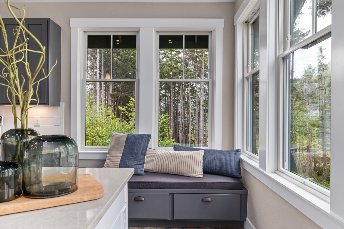 Bench seating in kitchen