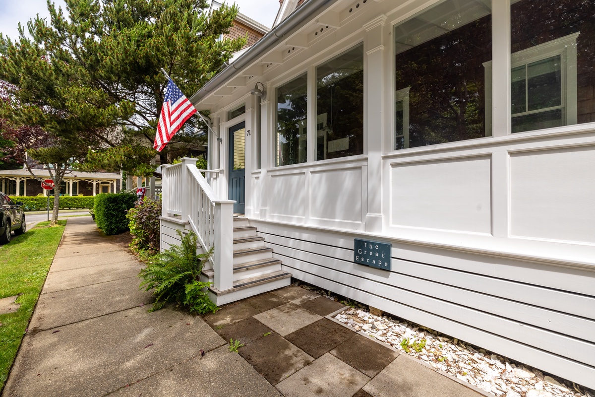 Enclosed sun porch