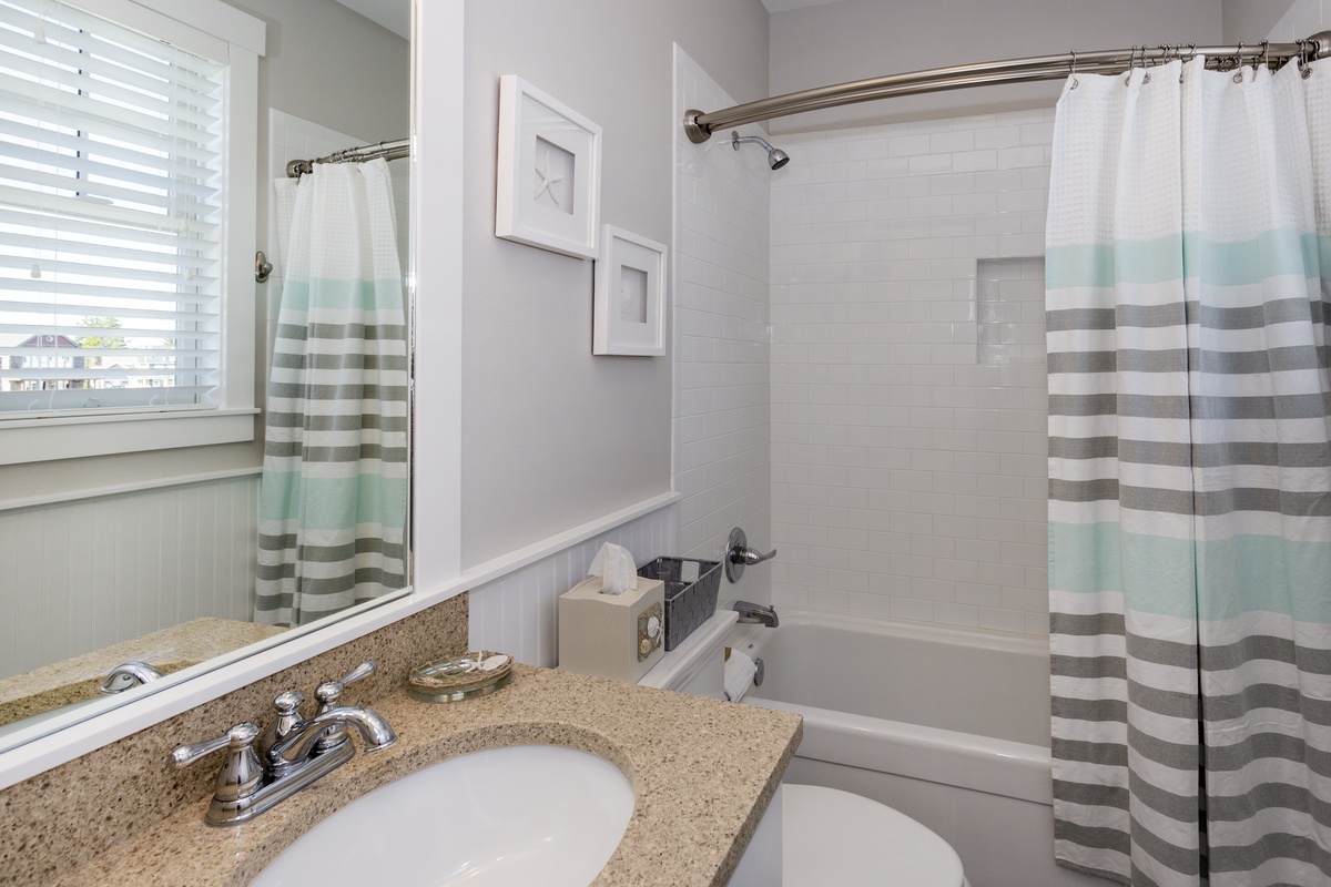 Second floor primary ensuite bathroom