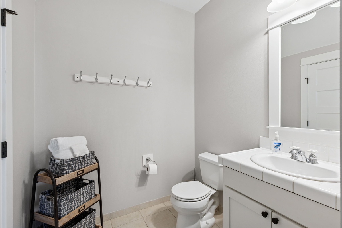 Full bathroom on top floor