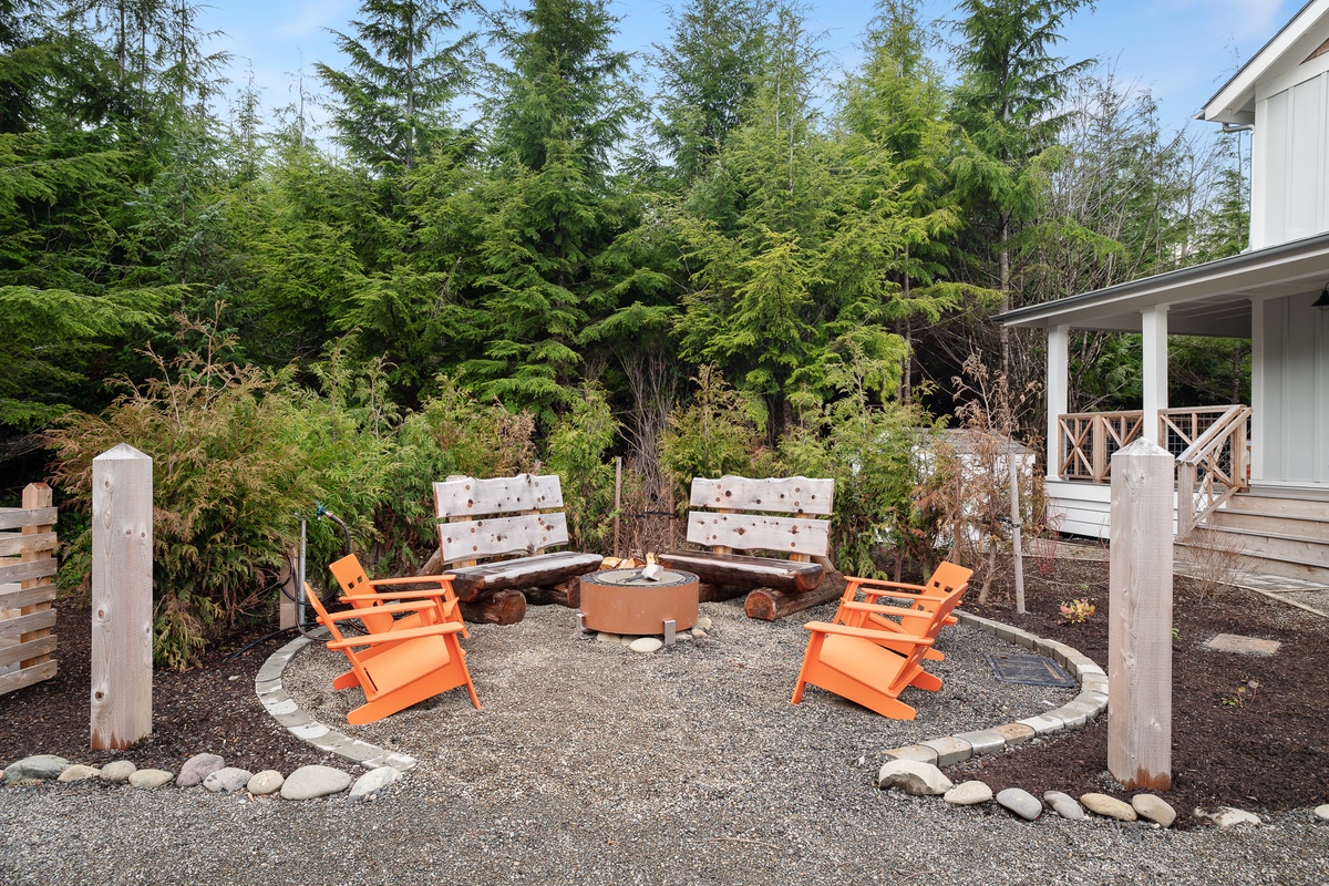 Poolside Cottages community firepit