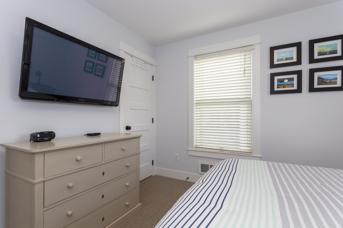 Second floor primary bedroom