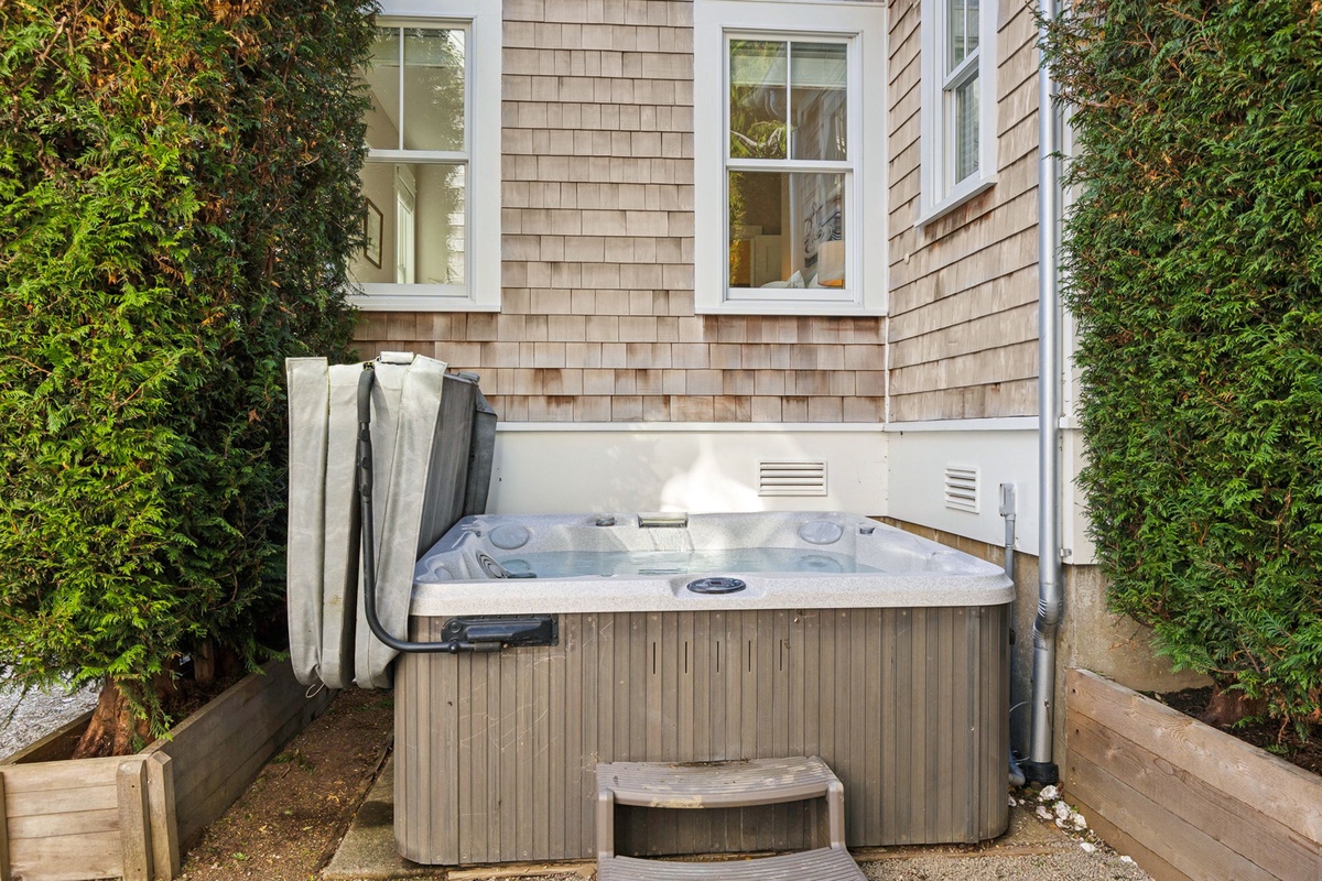 Private hot tub in back yard
