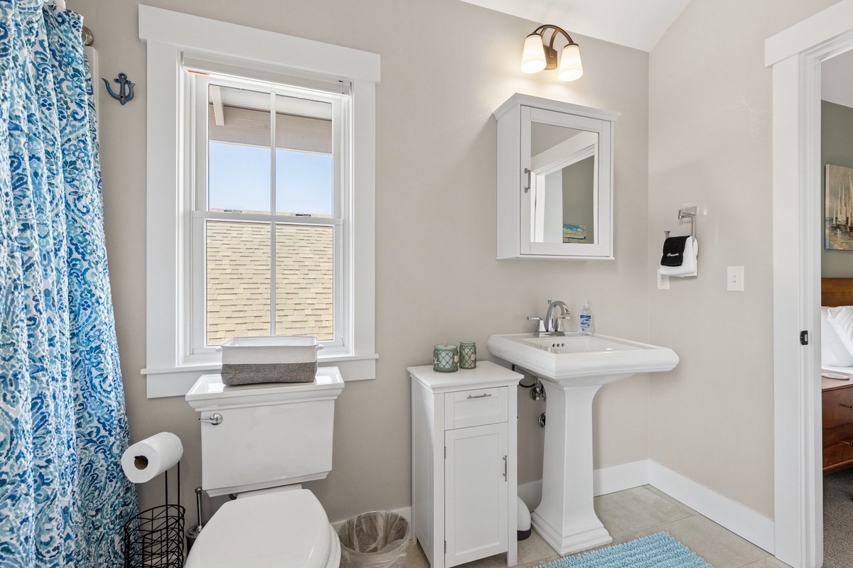 Full shared bathroom