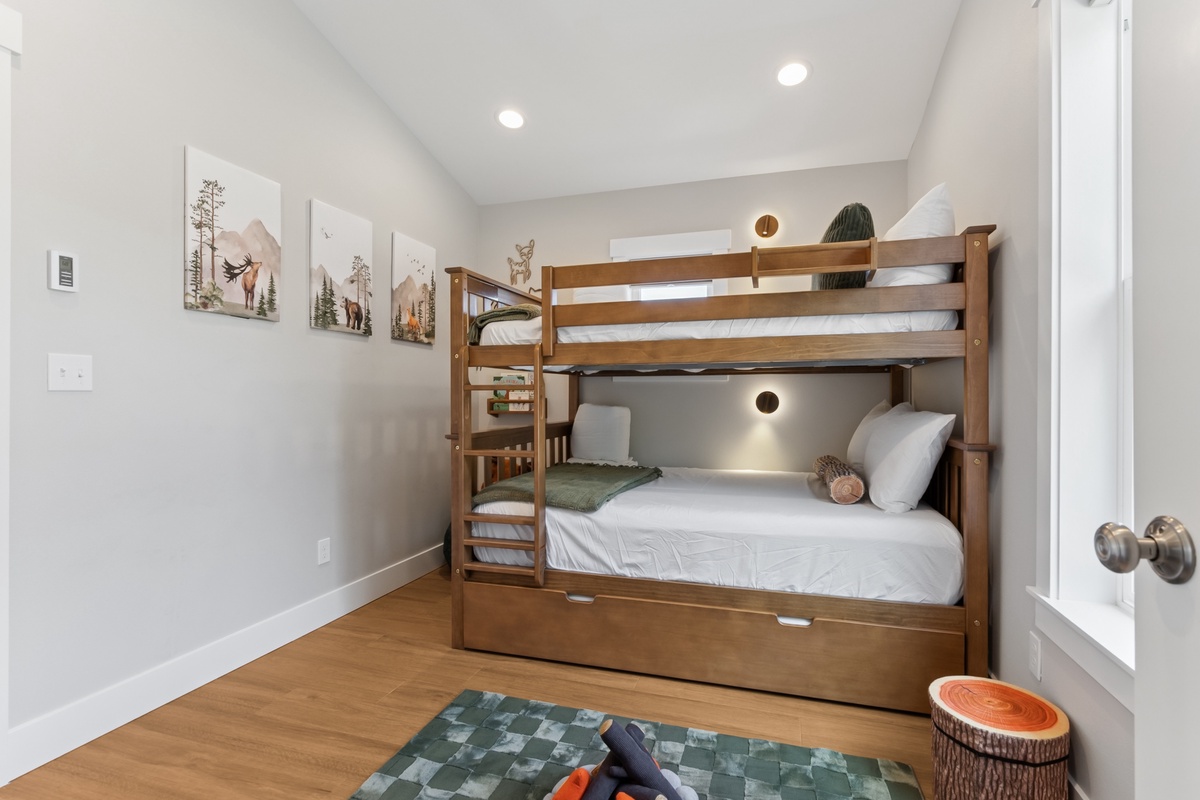 Guest bedroom
