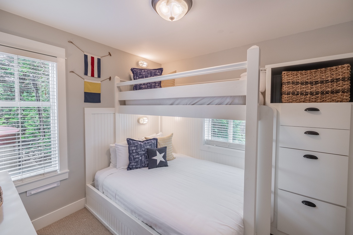 Bunk bedroom