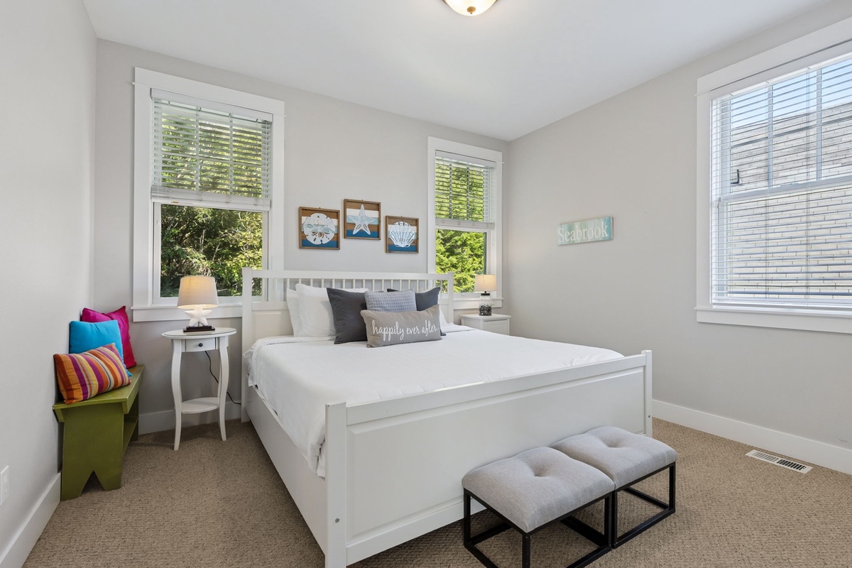 Guest king bedroom