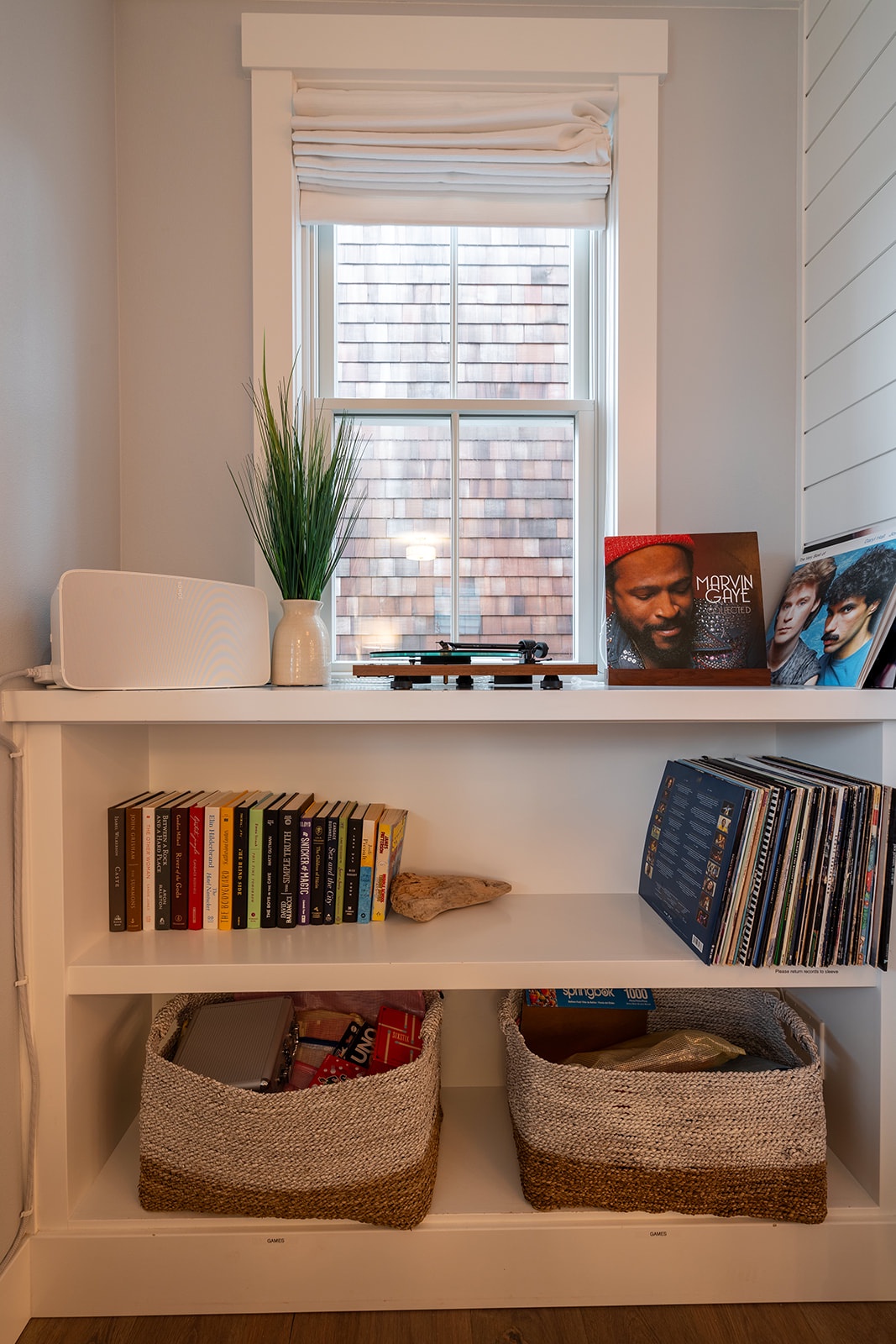 Play a record on the turntable