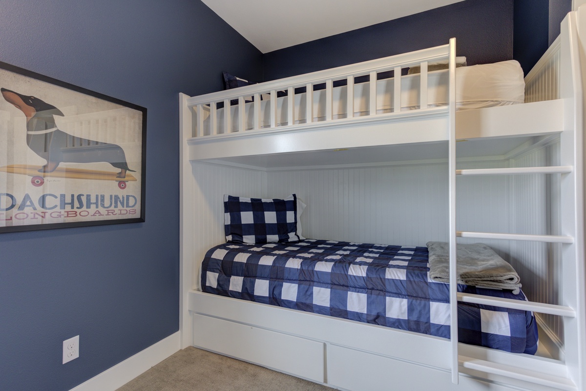 Bunk bedroom