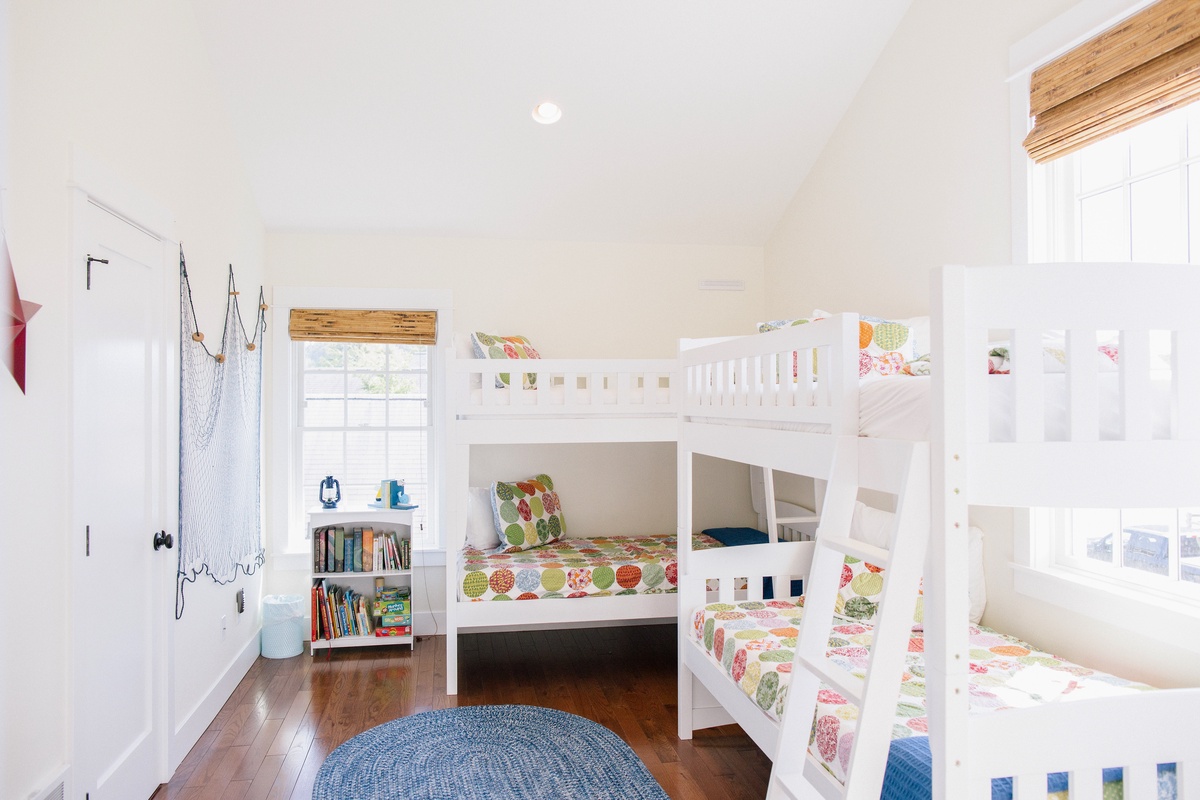 Bunk bedroom