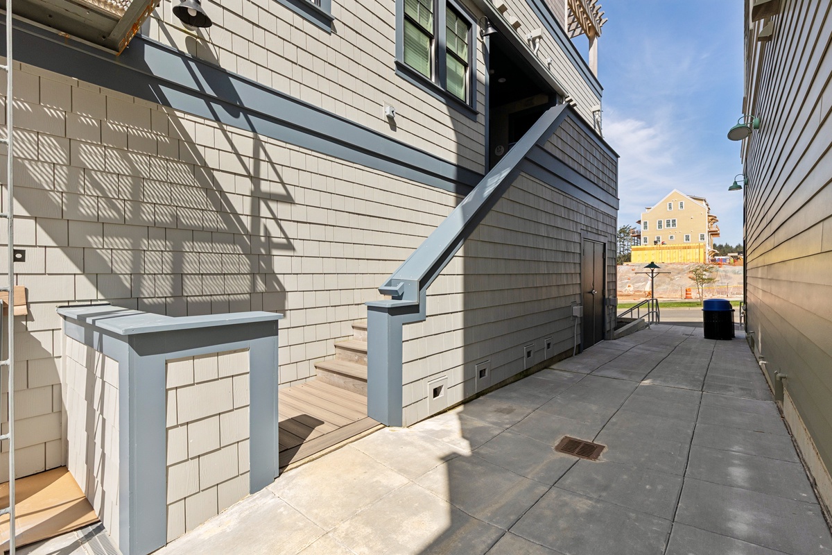 Exterior entry stairs