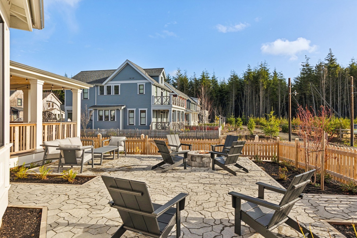 Fully fenced front yard