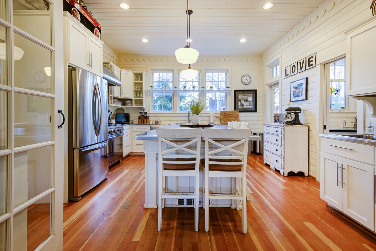 fully stocked kitchen