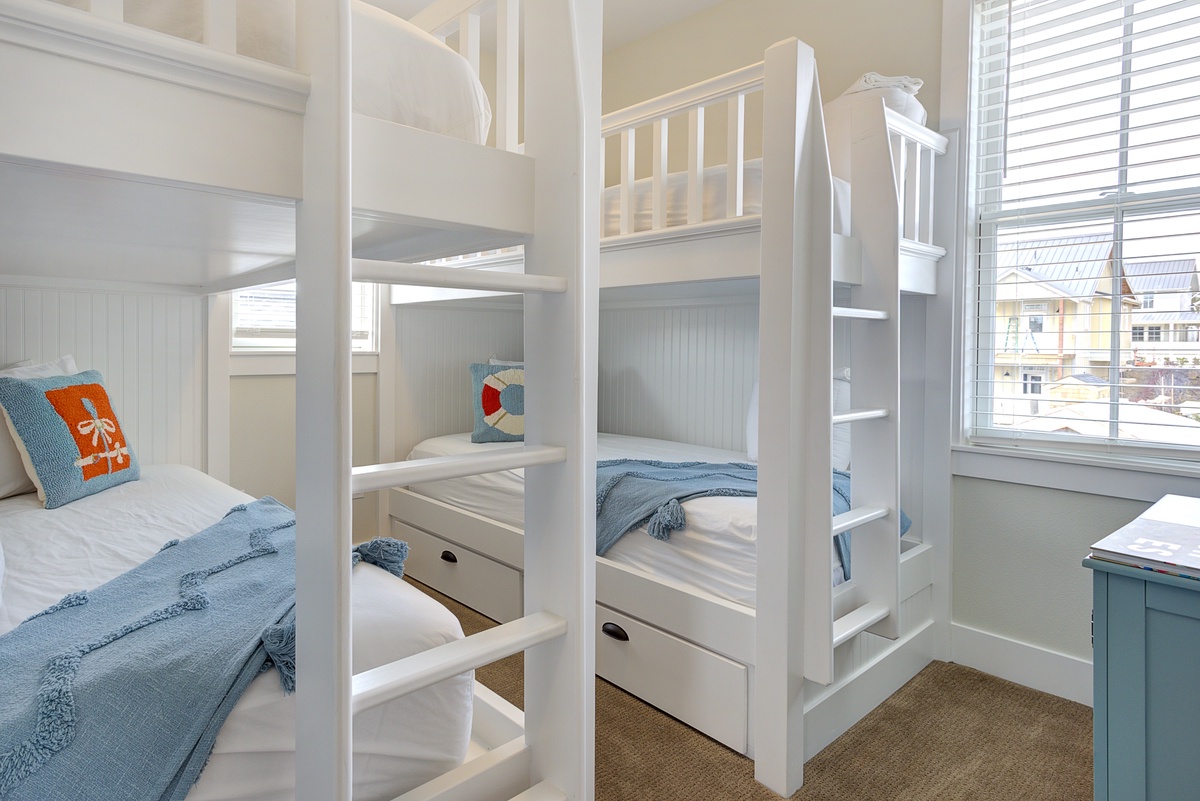 bunk bedroom