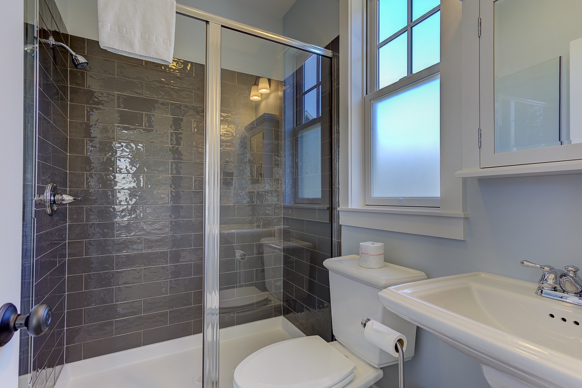 Spa-like primary ensuite bathroom