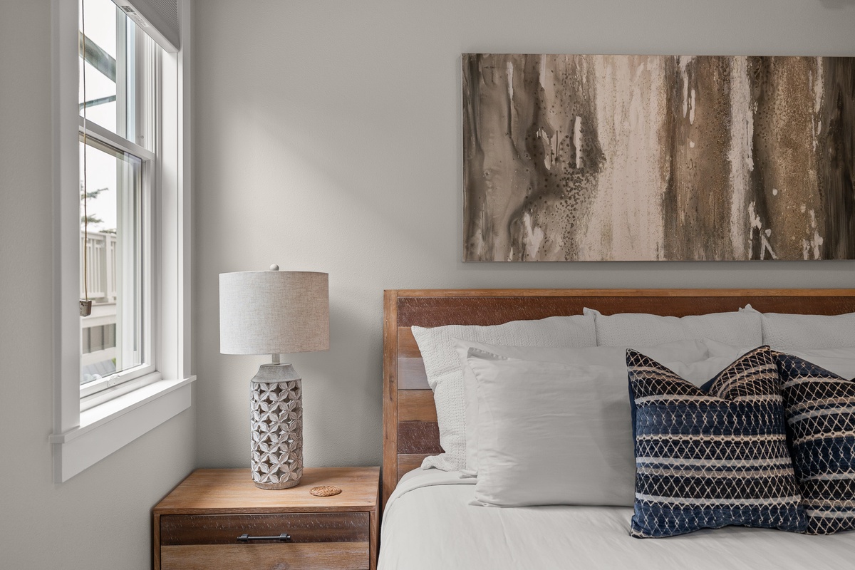 Guest king bedroom