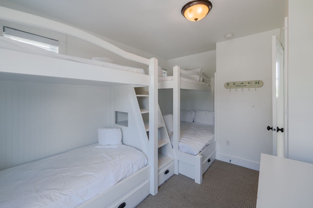 Bunk bedroom