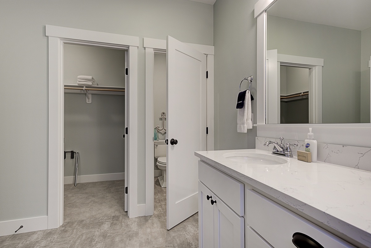 Main floor primary ensuite bathroom