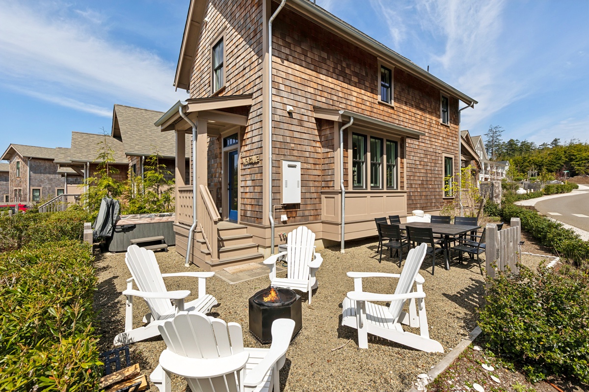 Outdoor dining and seating