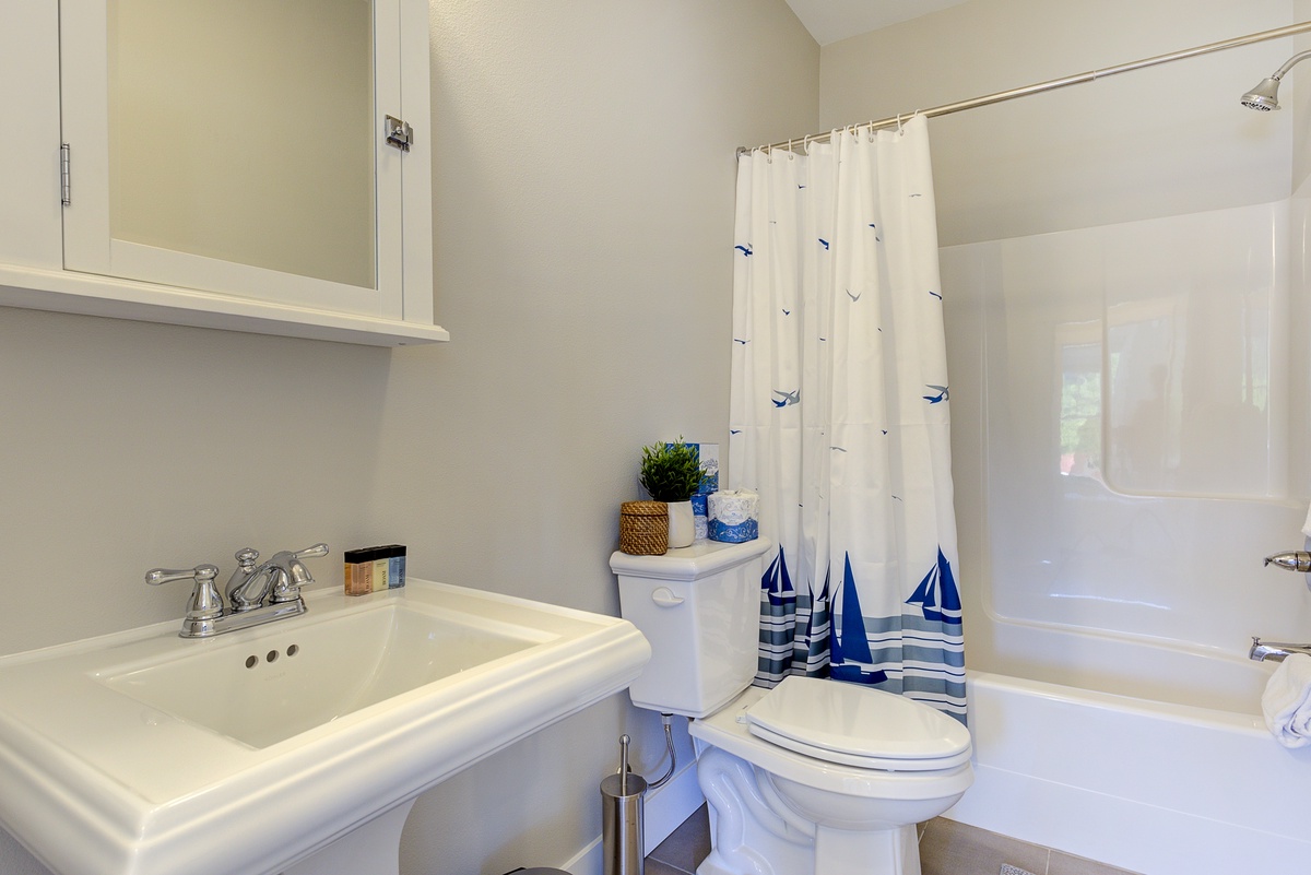 Full guest bathroom on the main floor