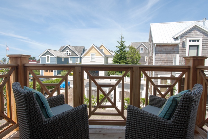 Outdoor balcony and seating