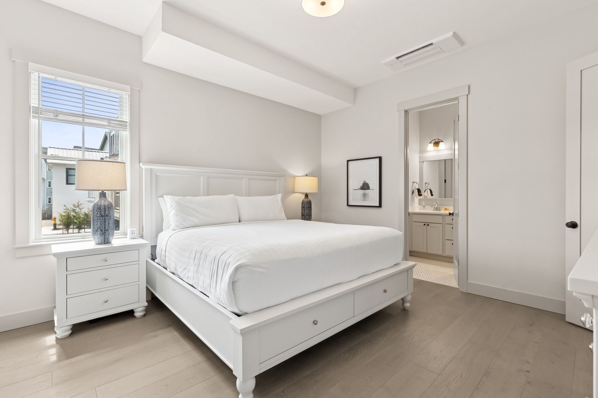 Additional king bedroom