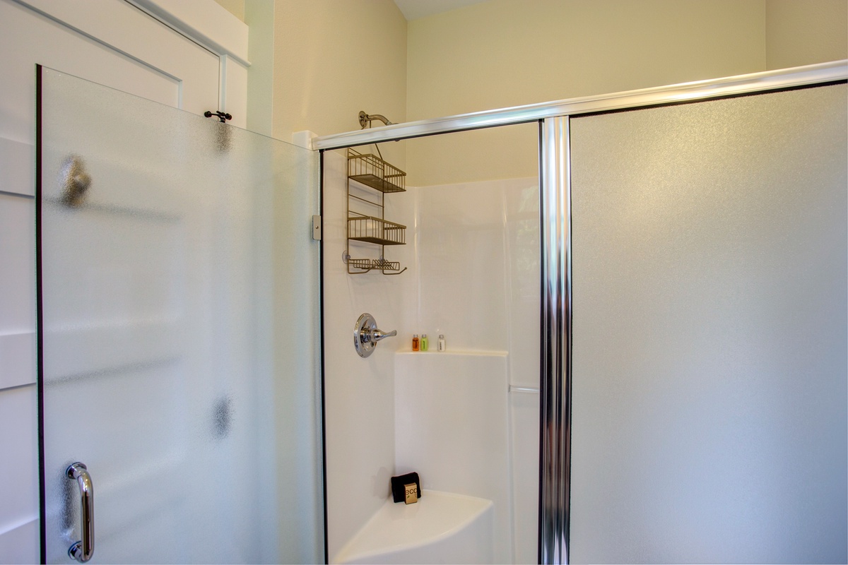 Shared bath upstairs