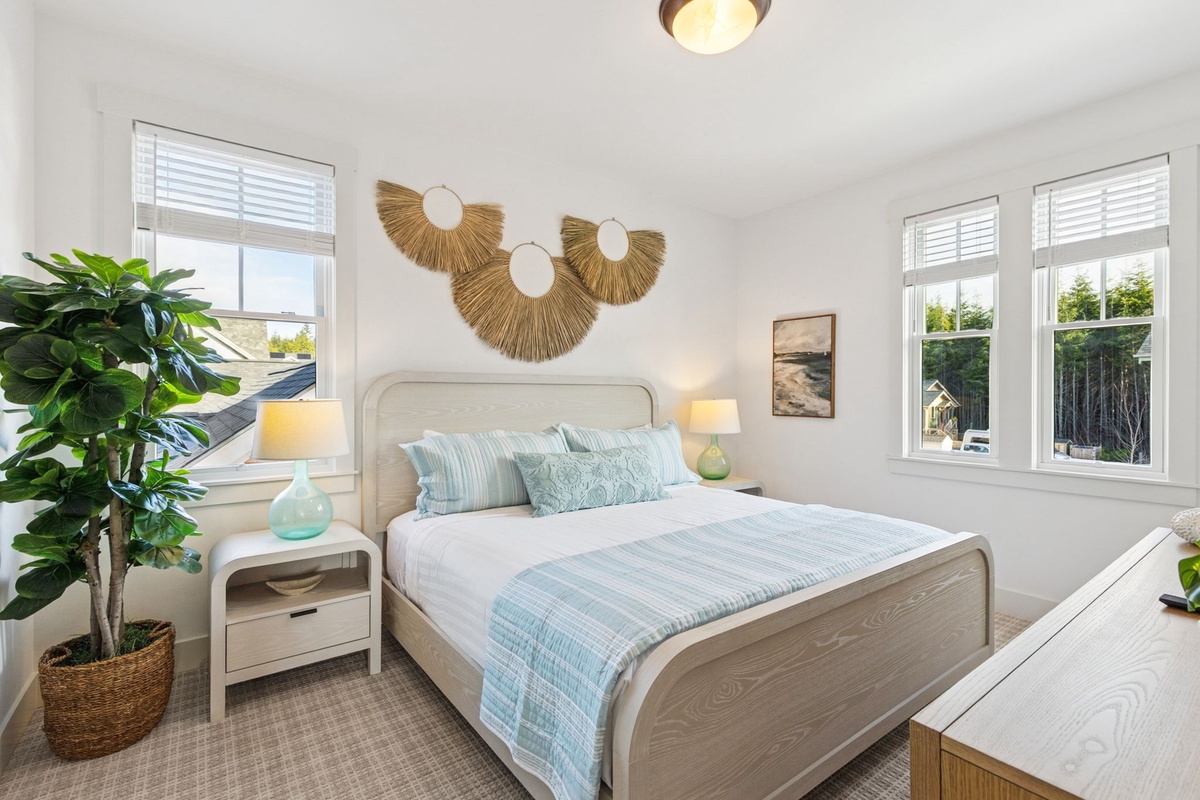 Queen bedroom