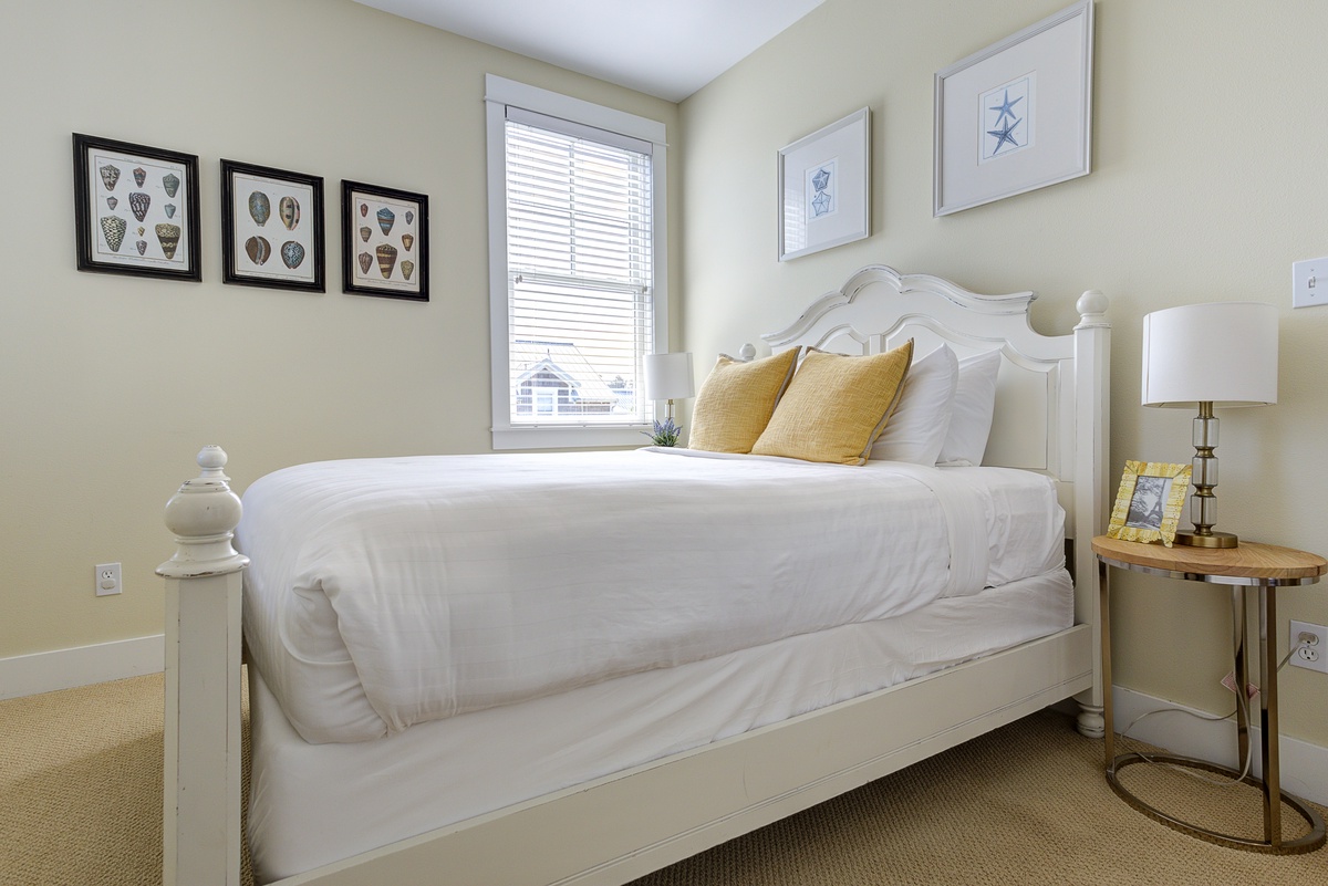 A serene retreat with a plush queen bed