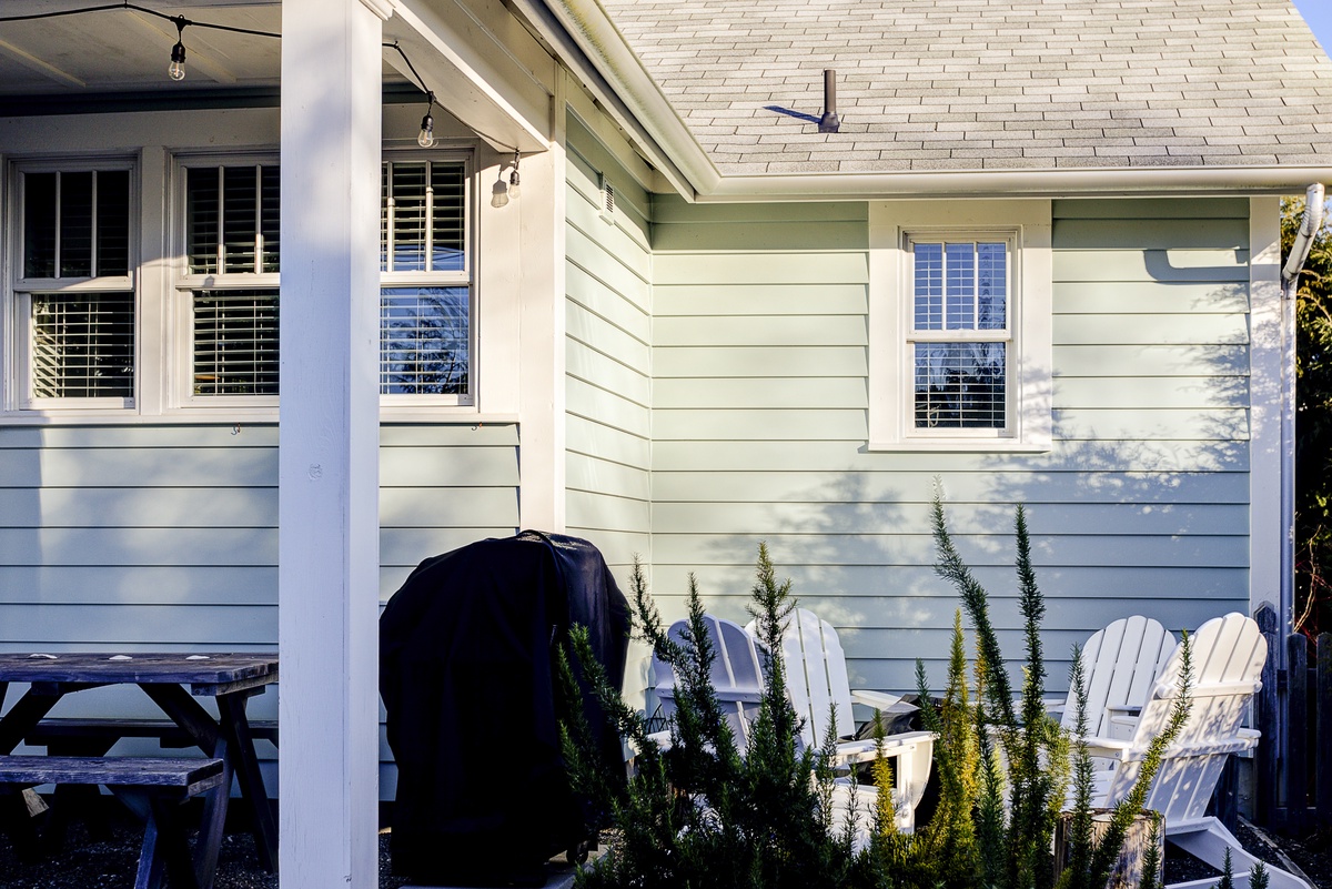 Grill up dinner on the BBQ and unwind in the outdoor seating