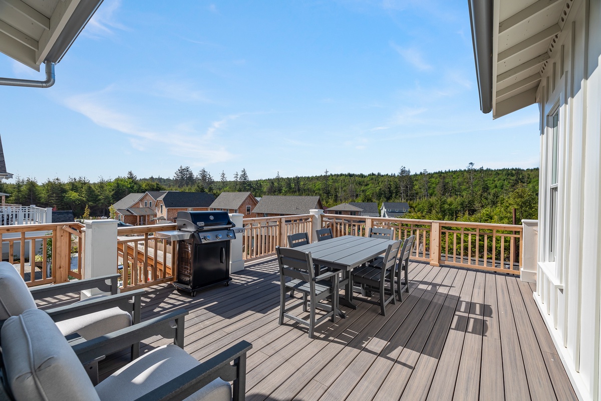 Back deck with beautiful forest views