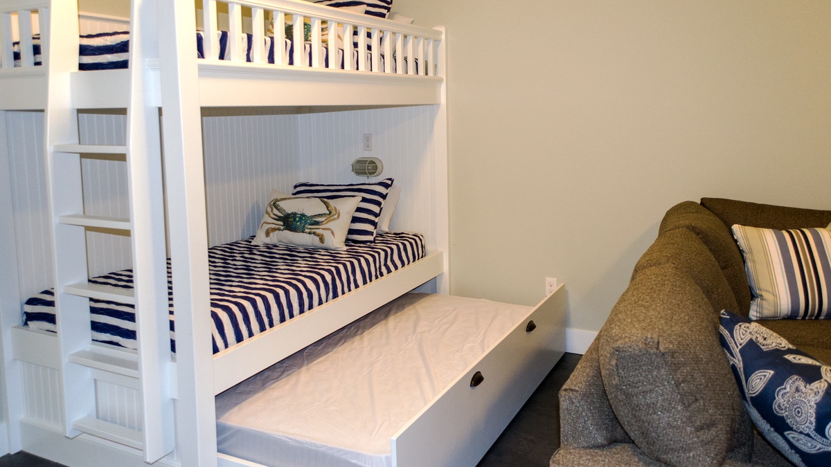 Lower Level - Bunk bed with trundle