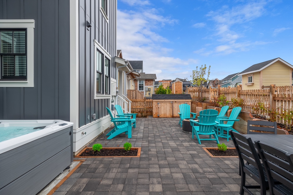 The fully-fenced yard is great for kids and dogs