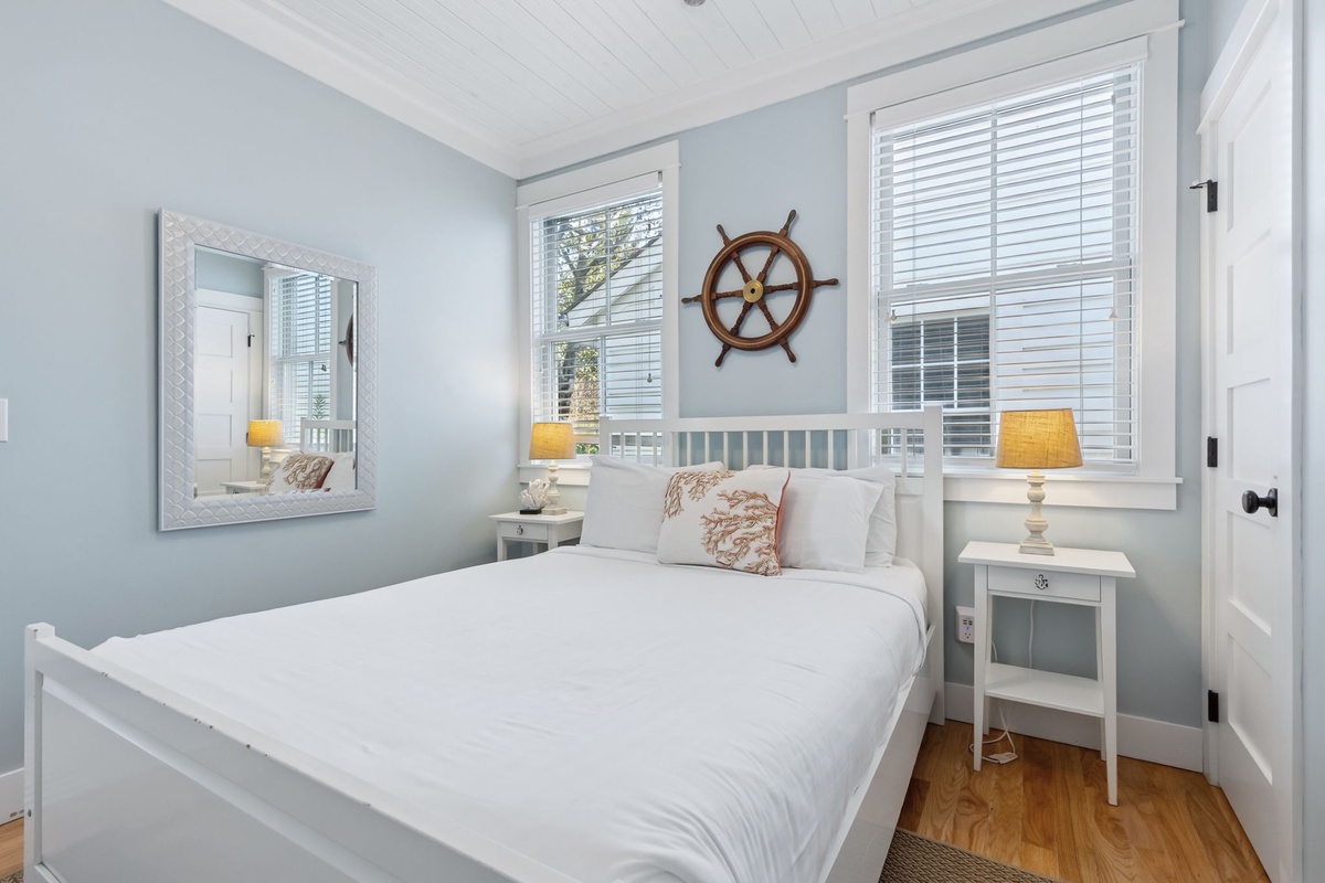 Queen bedroom