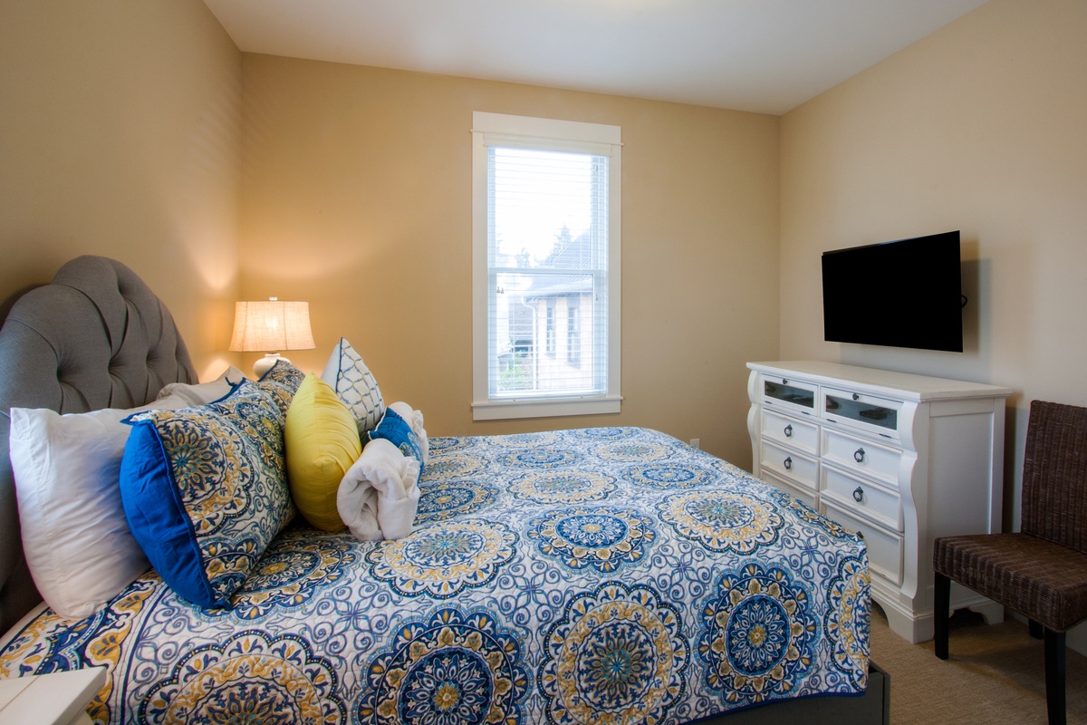 Guest bedroom with queen bed, second floor