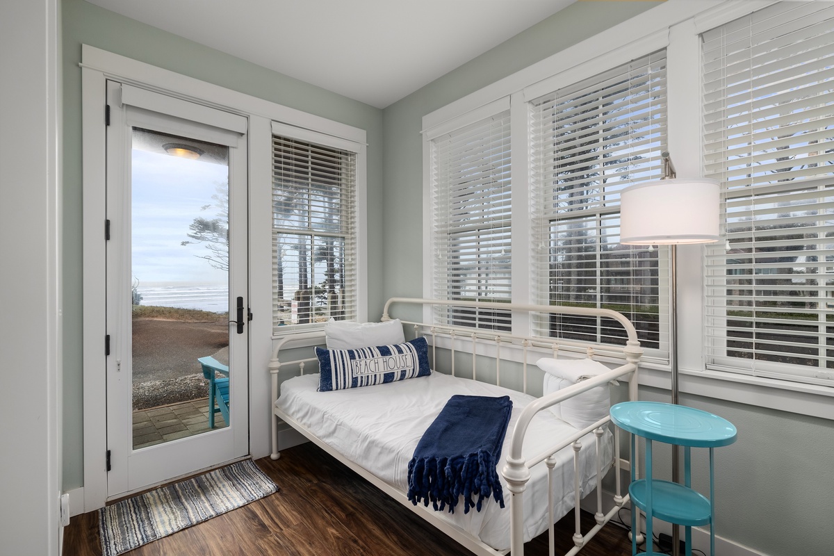 Twin daybed