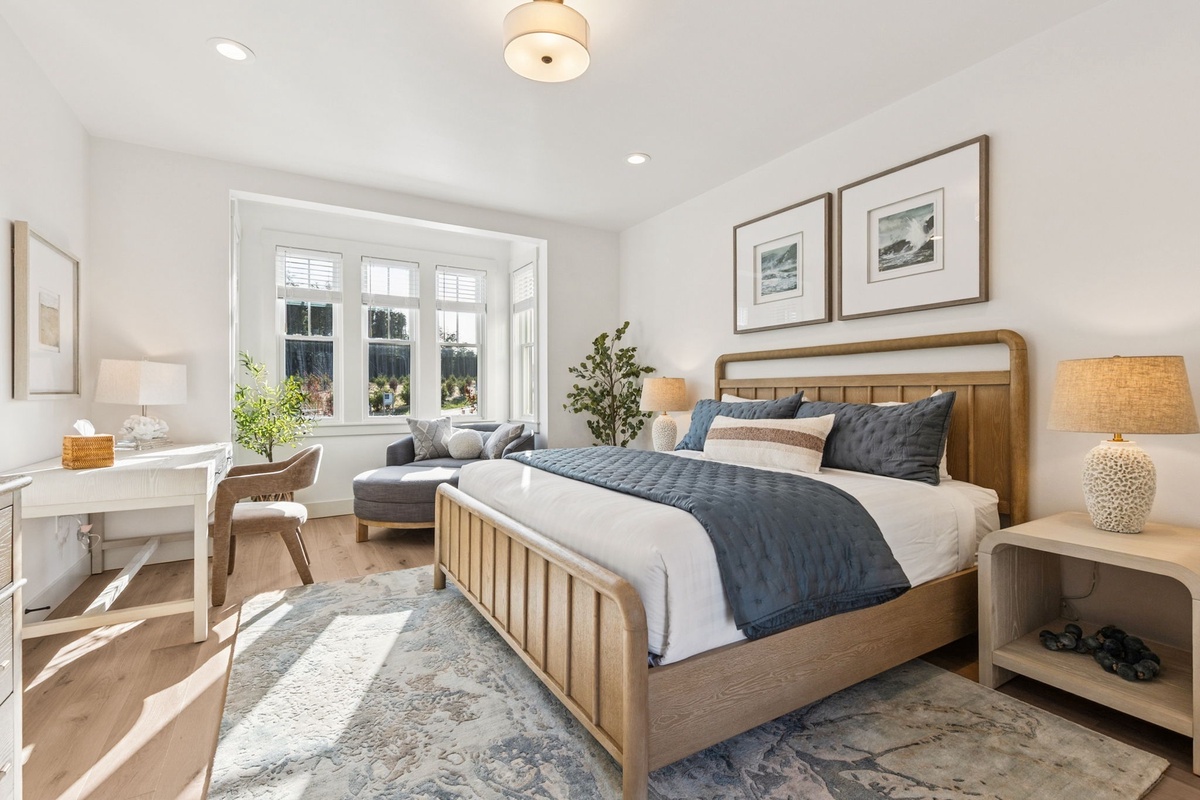 Main floor primary bedroom