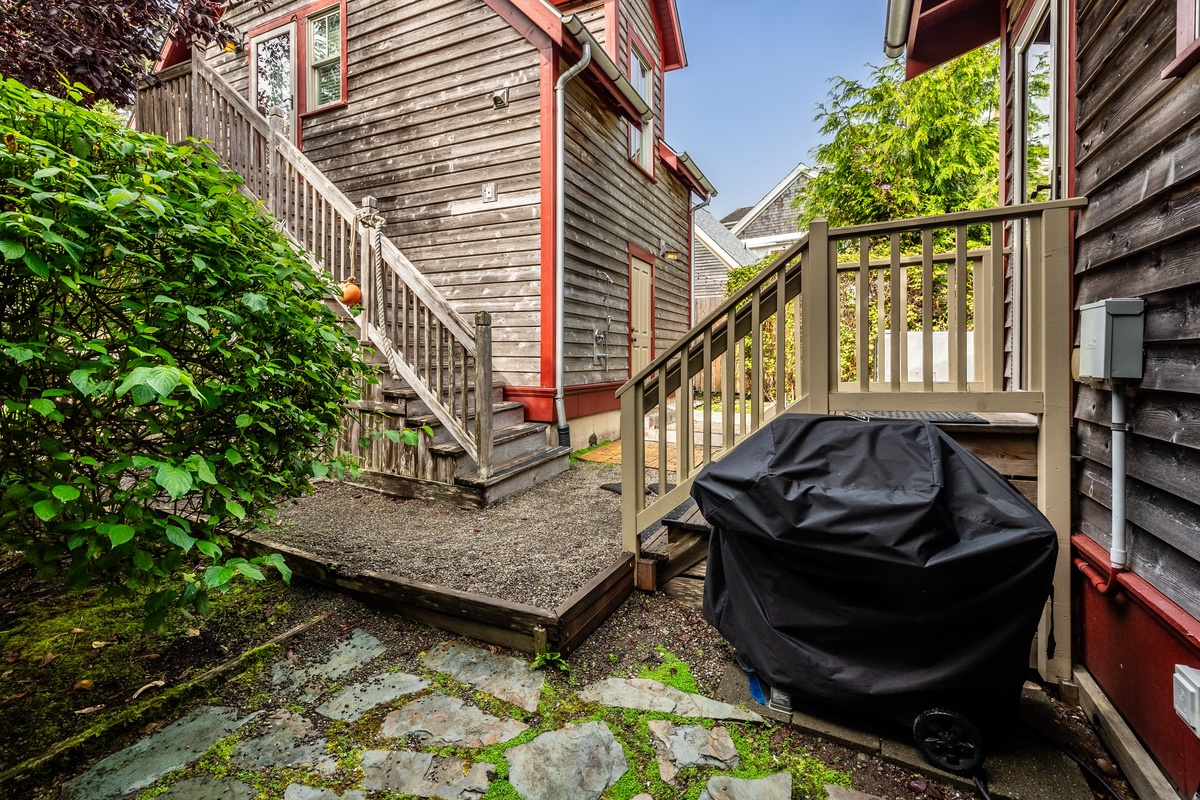 Carriage house in the back yard