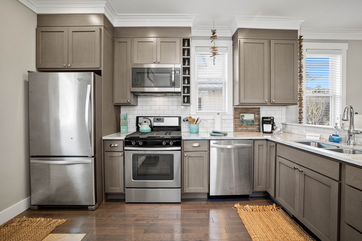 Cook dinner with ease on the gas range