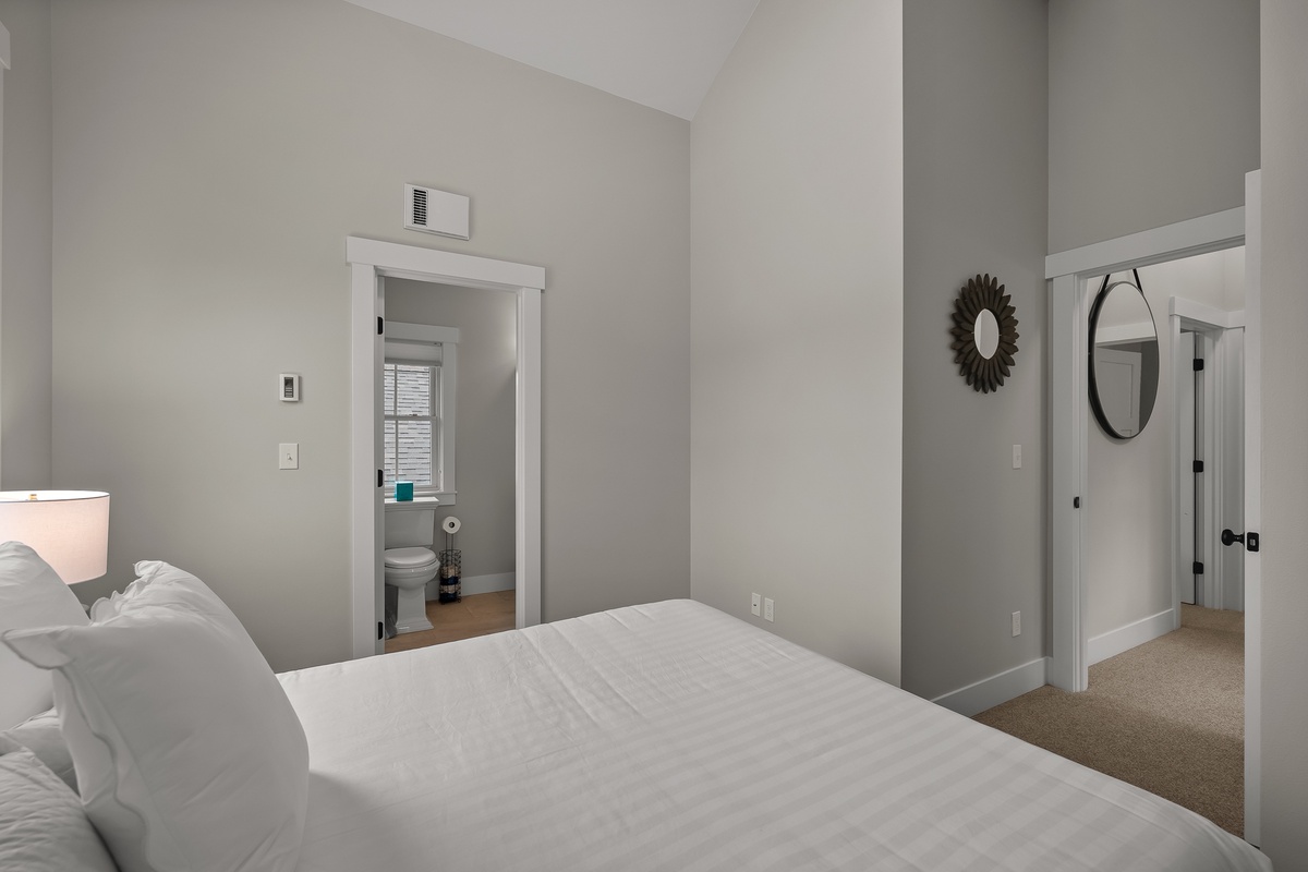 Guest queen bedroom with ensuite bathroom