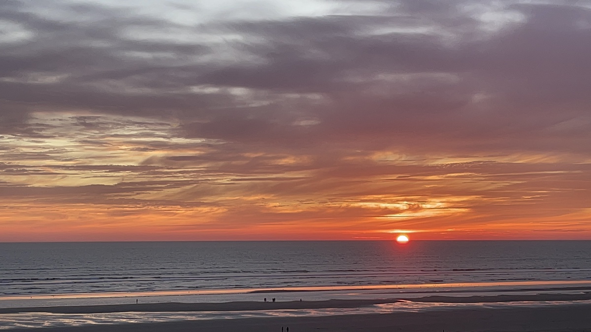 Aurum Golden Sunset at Seabrook