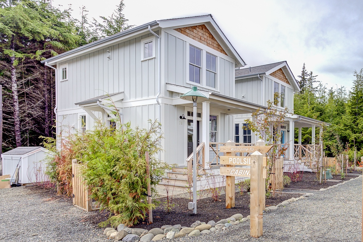 Northwest Cabin is a charming Poolside Cottage