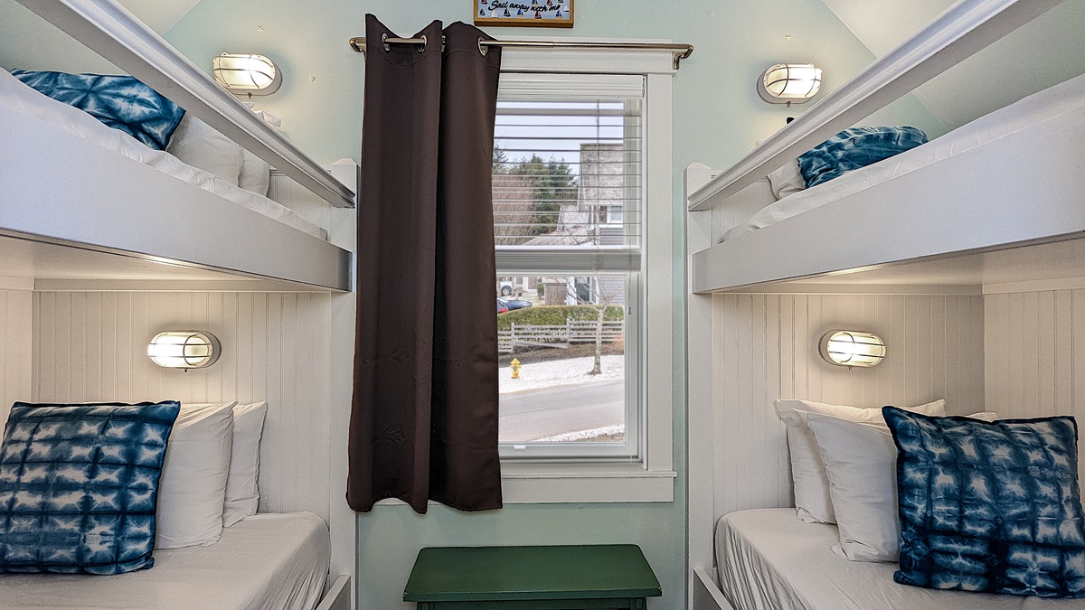 Guest bunk bedroom