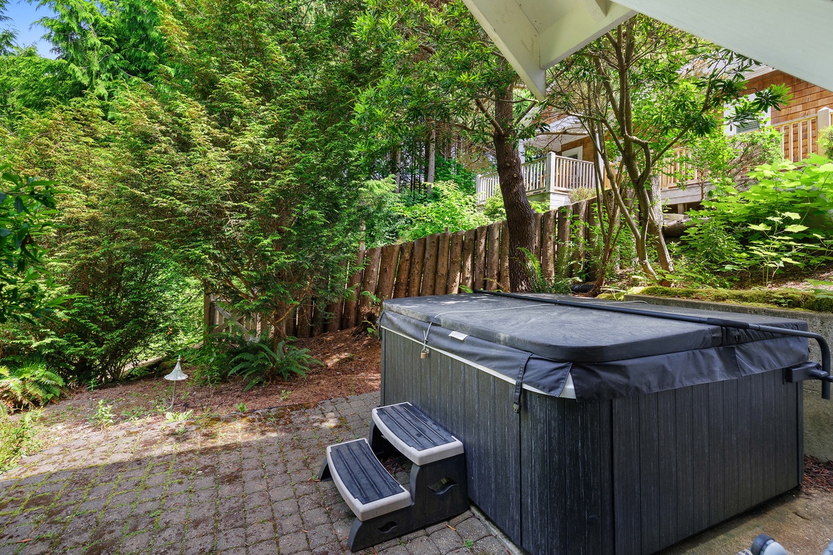 Private hot tub
