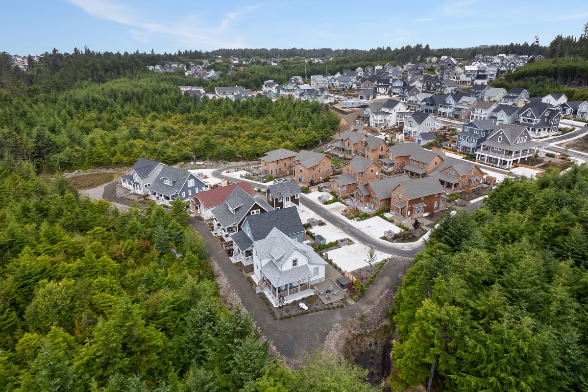 Dogwood Cottage (bottom of image)