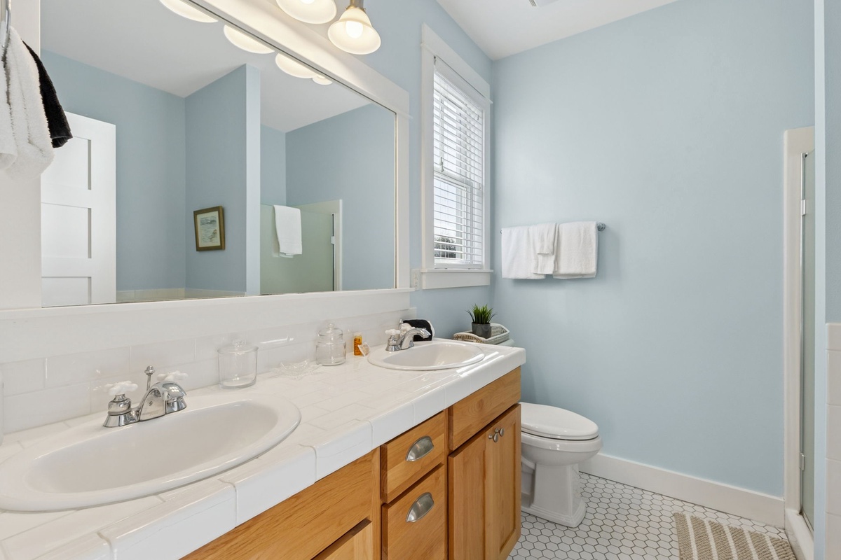 Primary ensuite bathroom